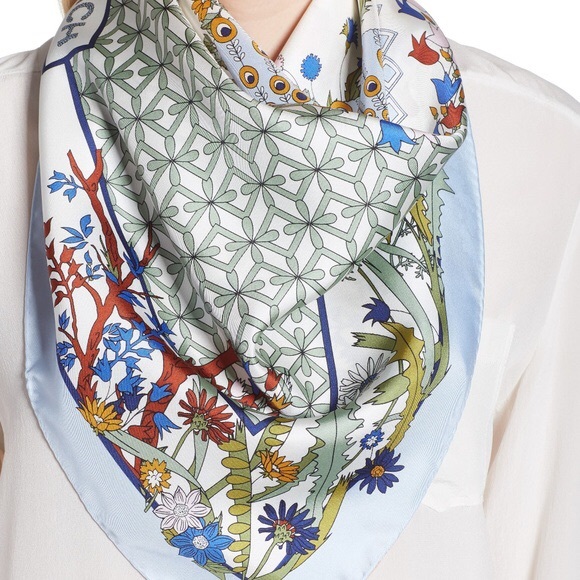 Tory Burch meadow folly silk square scarf - Picture 4 of 5